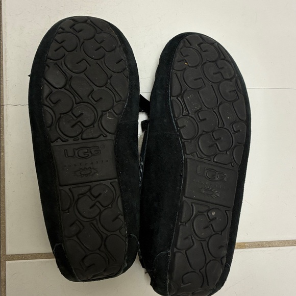 UGG Black Moccasin Slippers with Cream Lining - Picture 8 of 9